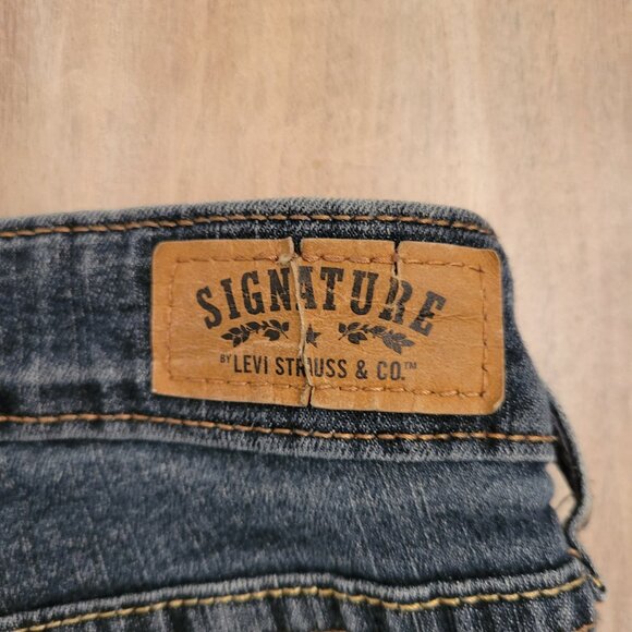 Signature by Levi's Strauss & Co Modern Skinny Jeans Women 16 L/C Blue Dark Wash - Picture 3 of 10